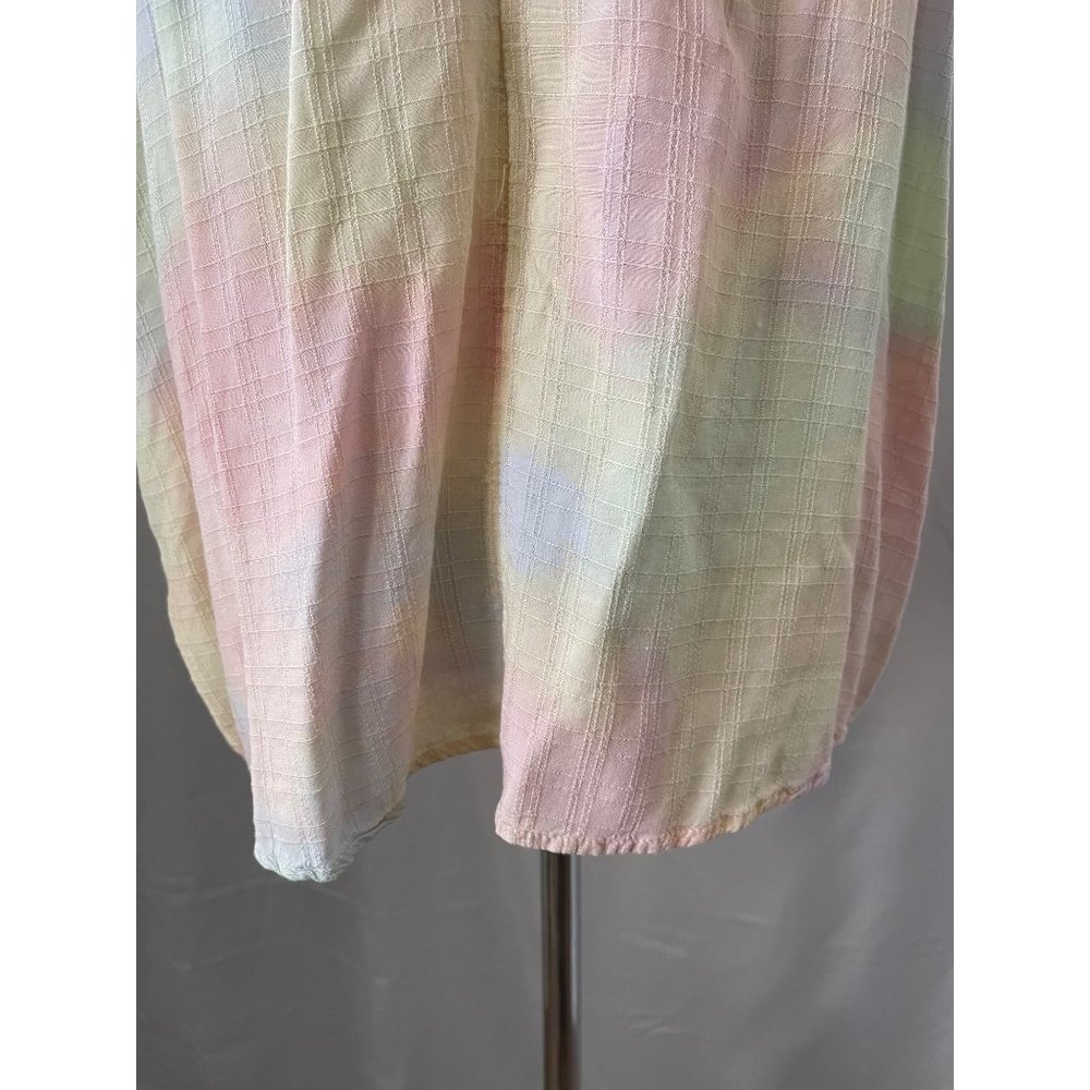 Maurices Pastel / Cream Crochet Neckline Pleated Textured Sleeveless Tank Top - Picture 9 of 10